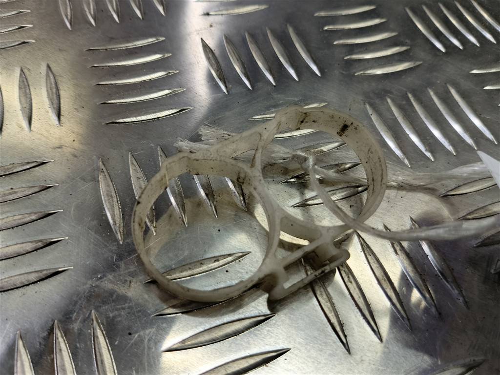 кронштейн насоса омывателя HONDA CR-V 2.0 AT (150 л.с.)CR-V  II (2001—2004) Внедорожник 76845S6DE01, 520 рублей, Москва