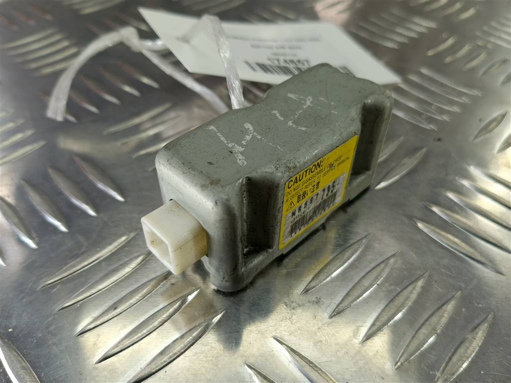 датчик удара (air bag) MITSUBISHI OUTLANDER  MR587735, 630 рублей, Москва