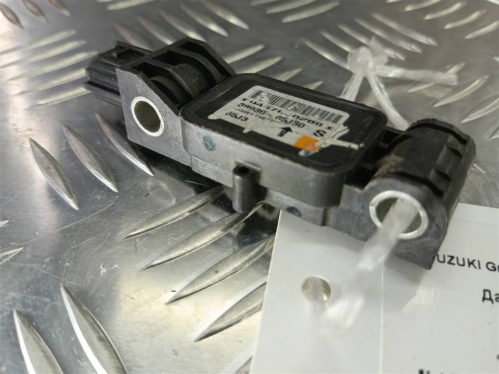 датчик удара (air bag) SUZUKI Grand Vitara 2.0 4WD MT (140 л.с.)Grand Vitara  II (2005—2008) Внедорожник 3893065J30, 520 рублей, Москва