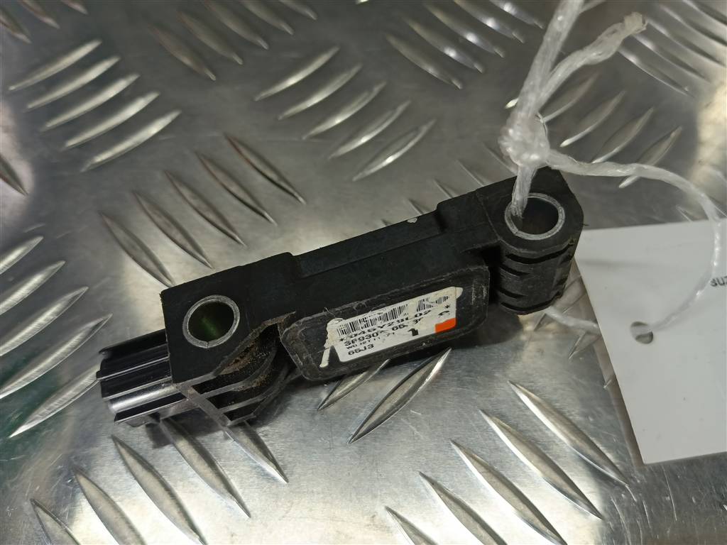 датчик удара (air bag) SUZUKI Grand Vitara 2.0 4WD MT (140 л.с.)Grand Vitara  II (2005—2008) Внедорожник 3893065J30, 520 рублей, Москва