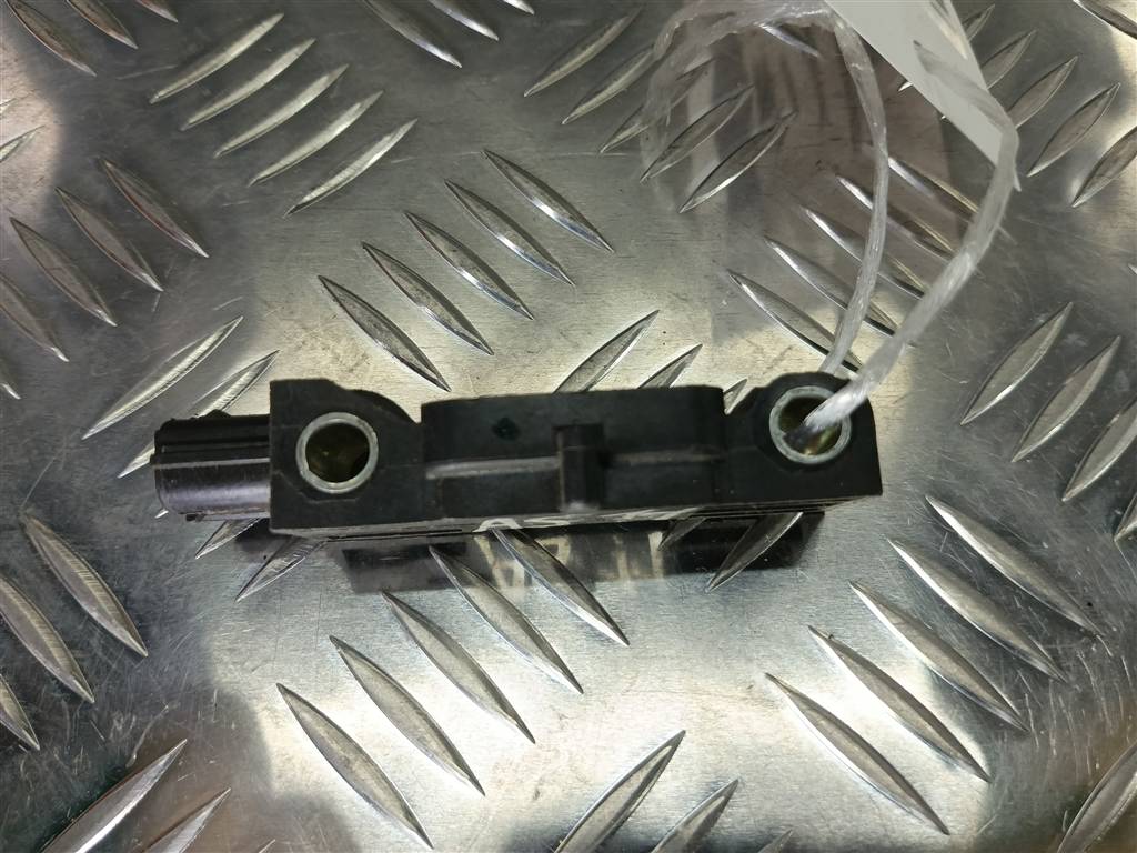 датчик удара (air bag) SUZUKI Grand Vitara 2.0 4WD MT (140 л.с.)Grand Vitara  II (2005—2008) Внедорожник 3893065J30, 520 рублей, Москва