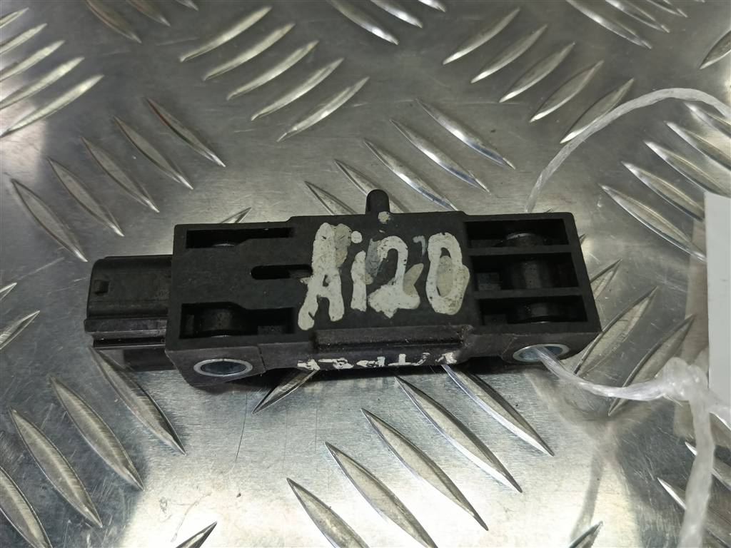 датчик удара (air bag) SUZUKI Grand Vitara  3893065J30, 520 рублей, Москва