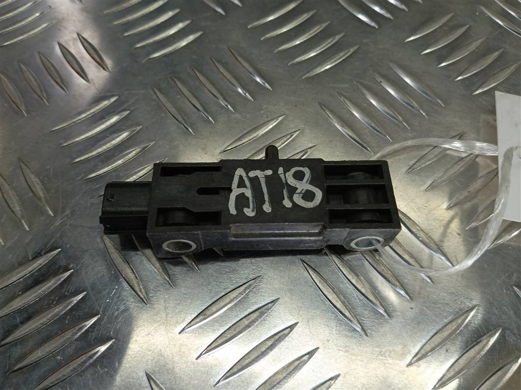 датчик удара (air bag) SUZUKI Grand Vitara 2.0 4WD MT (140 л.с.)Grand Vitara  II (2005—2008) Внедорожник 3893065J30, 520 рублей, Москва