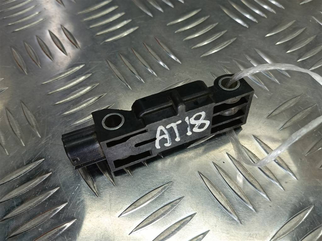 датчик удара (air bag) SUZUKI Grand Vitara 2.0 4WD MT (140 л.с.)Grand Vitara  II (2005—2008) Внедорожник 3893065J30, 520 рублей, Москва