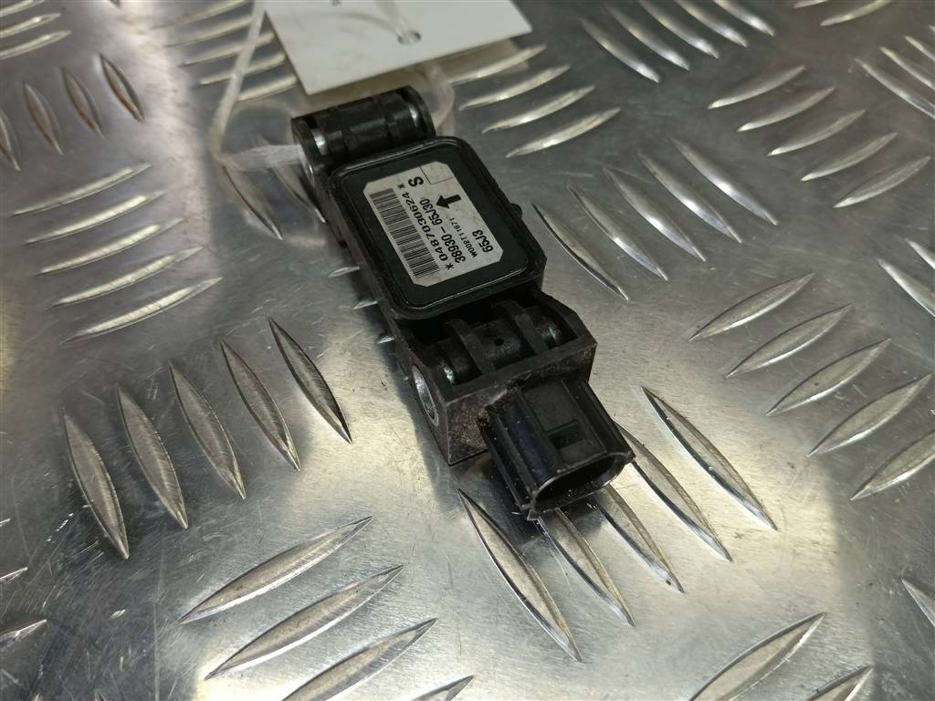 датчик удара (air bag) SUZUKI Grand Vitara 2.0 4WD MT (140 л.с.)Grand Vitara  II (2005—2008) Внедорожник 3893065J30, 520 рублей, Москва