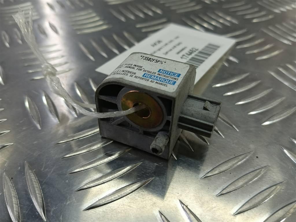 датчик удара (air bag) SUZUKI IGNIS 1.5 MT (99 л.с.)Ignis  II (2003—2008) Хетчбэк 3893086G10, 630 рублей, Москва