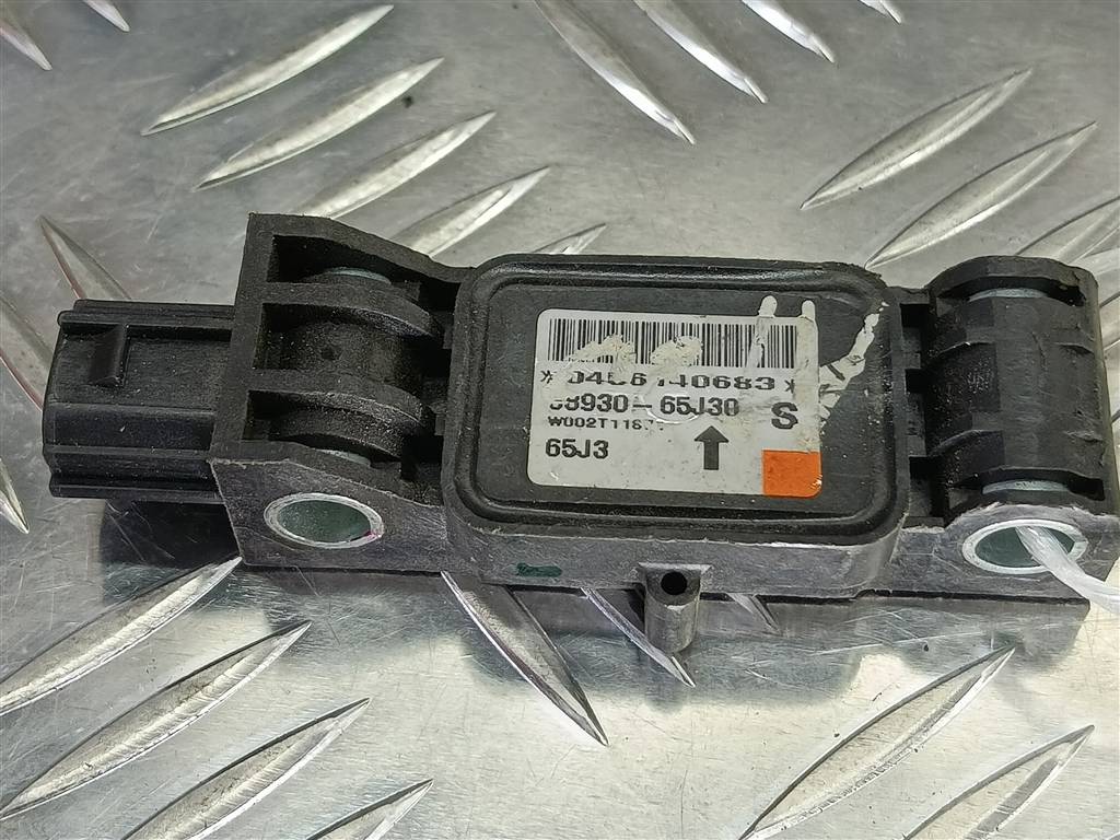 датчик удара (air bag) SUZUKI Grand Vitara 2.0 4WD MT (140 л.с.)Grand Vitara  II (2005—2008) Внедорожник 3893065J30, 520 рублей, Москва