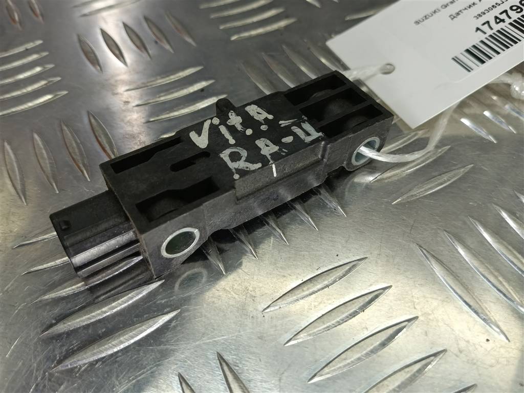 датчик удара (air bag) SUZUKI Grand Vitara 2.0 4WD MT (140 л.с.)Grand Vitara  II (2005—2008) Внедорожник 3893065J30, 520 рублей, Москва