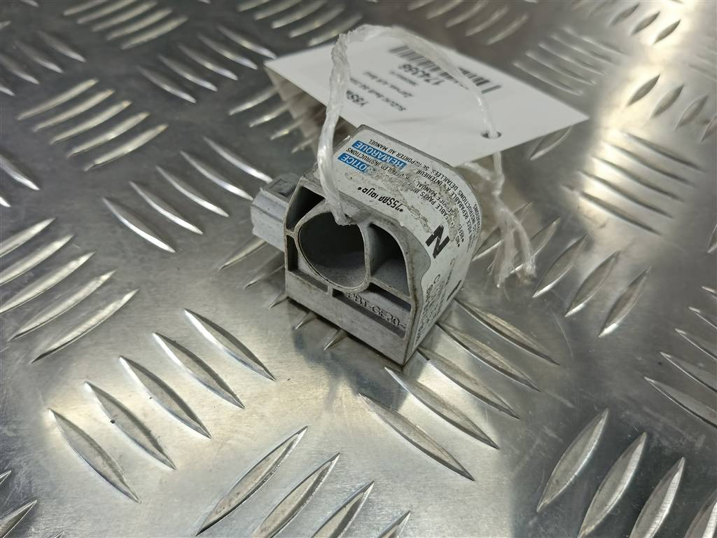 датчик удара (air bag) SUZUKI SWIFT 1.3 MT (93 л.с.)Swift  III (2004—2011) Хетчбэк 3893062J10, 520 рублей, Москва