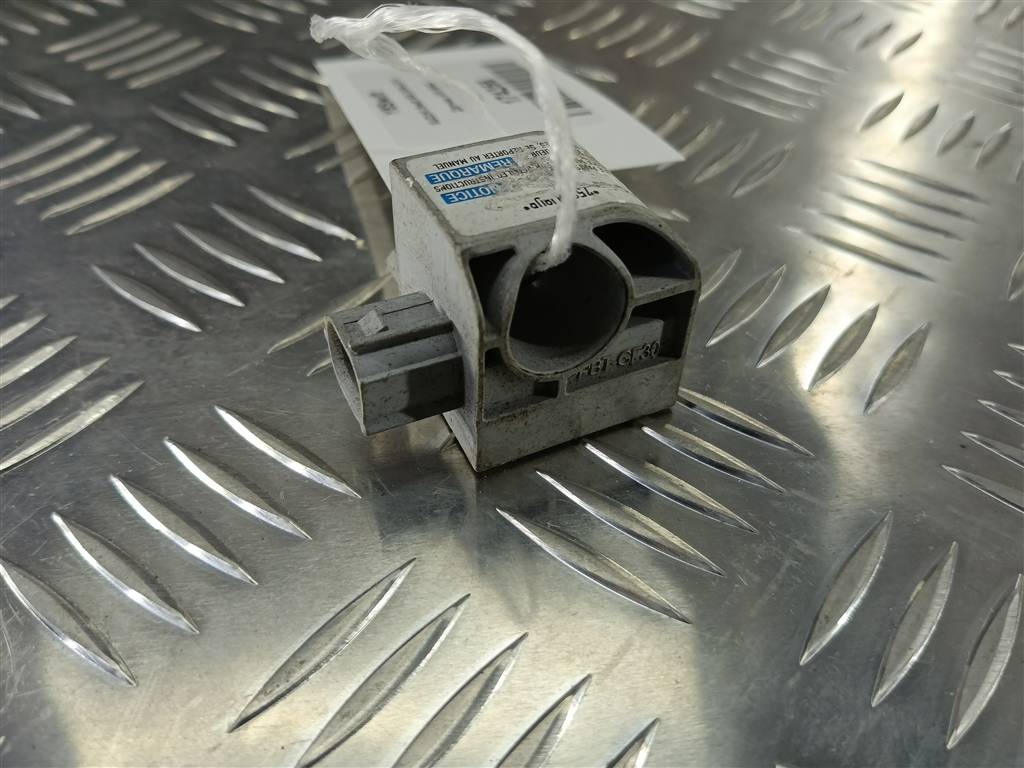 датчик удара (air bag) SUZUKI SWIFT 1.3 MT (93 л.с.)Swift  III (2004—2011) Хетчбэк 3893062J10, 520 рублей, Москва