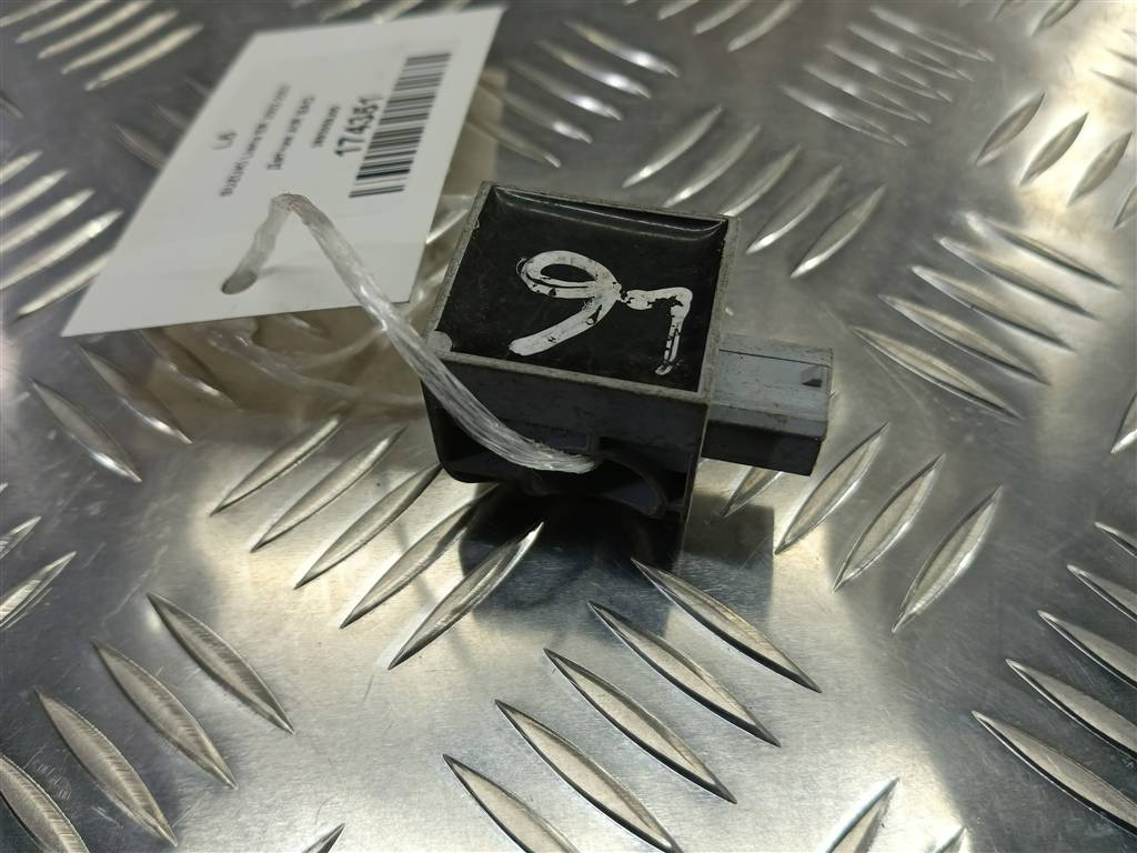 датчик удара (air bag) SUZUKI LIANA 1.6 MT (103 л.с.)Liana  I (2001—2006) Седан 3893059J00, 630 рублей, Москва