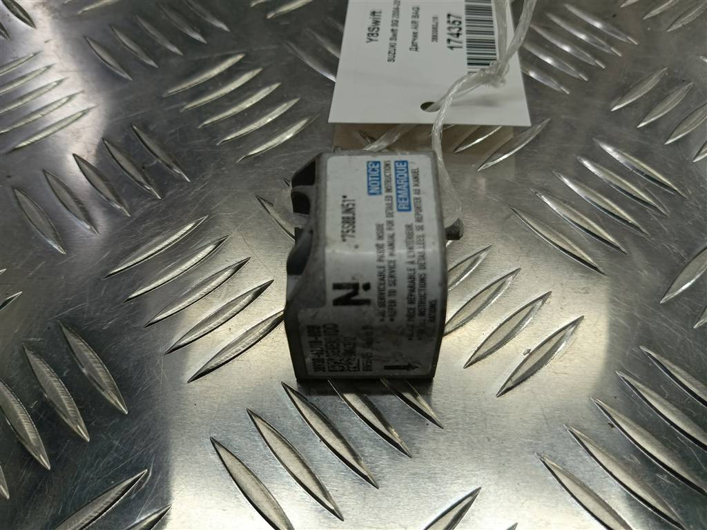 датчик удара (air bag) SUZUKI SWIFT 1.3 MT (93 л.с.)Swift  III (2004—2011) Хетчбэк 3893062J10, 520 рублей, Москва