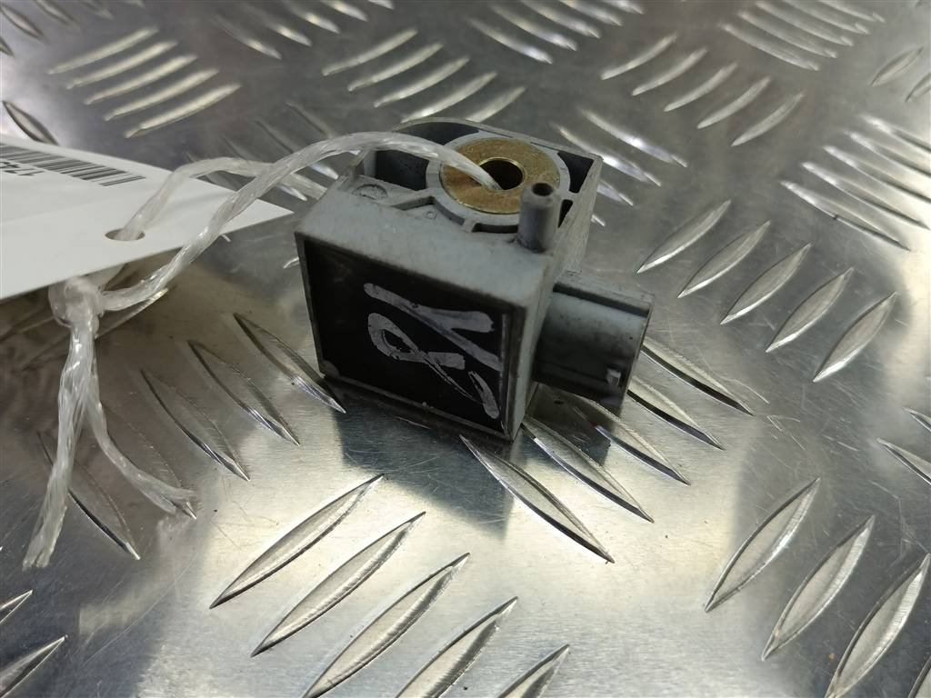 датчик удара (air bag) SUZUKI SWIFT 1.3 MT (93 л.с.)Swift  III (2004—2011) Хетчбэк 3893062J10, 520 рублей, Москва