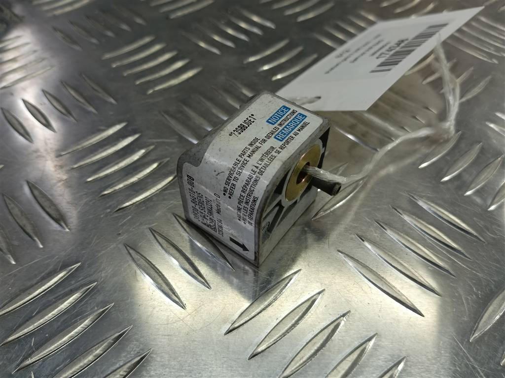 датчик удара (air bag) SUZUKI IGNIS 1.5 MT (99 л.с.)Ignis  II (2003—2008) Хетчбэк 3893086G10, 630 рублей, Москва