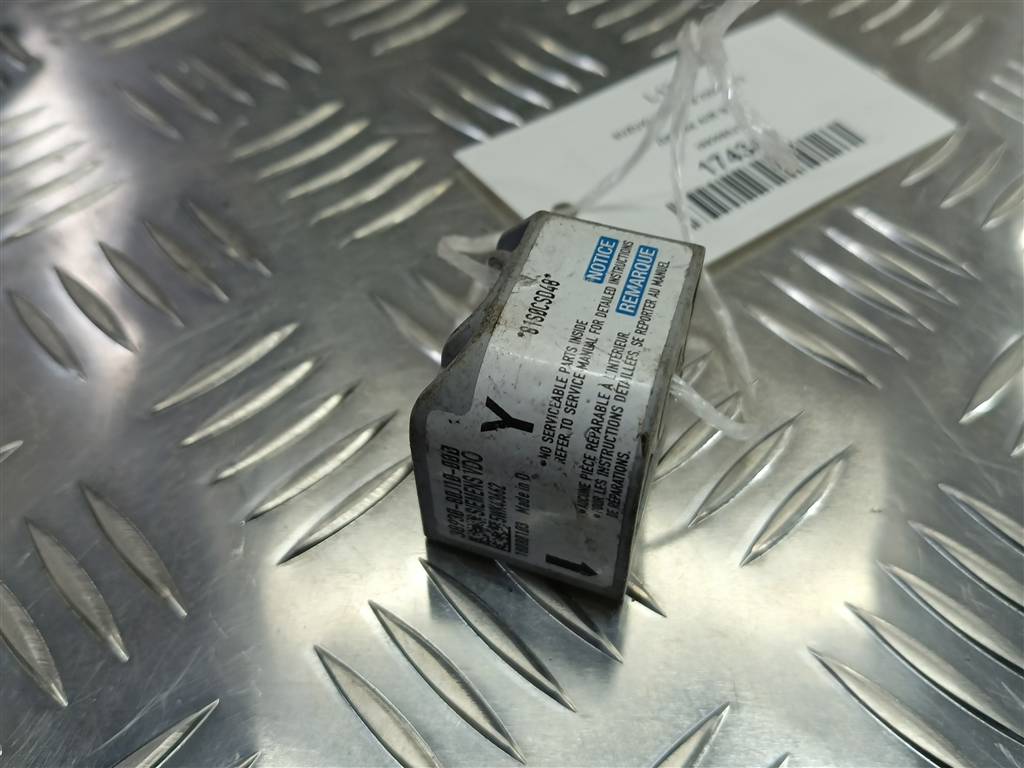 датчик удара (air bag) SUZUKI SX4 1.6 MT (125 л.с.)Swift  III (2004—2011) Хетчбэк 3893080J10, 630 рублей, Москва