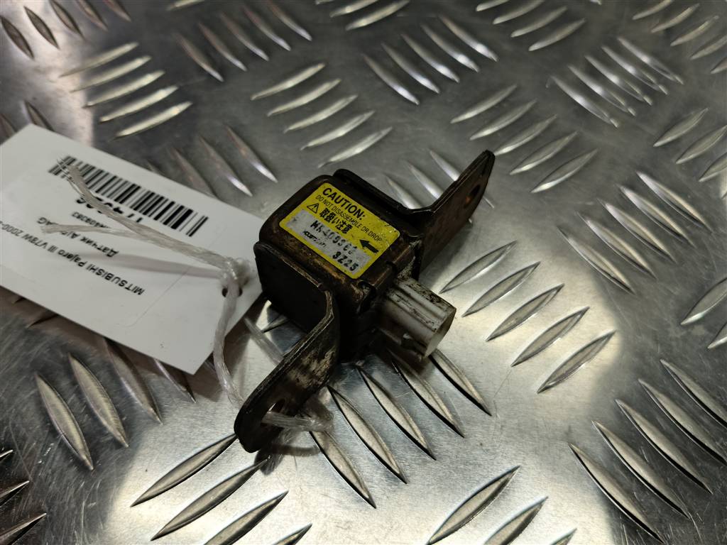 датчик удара (air bag) MITSUBISHI PAJERO  MR409363, 520 рублей, Москва