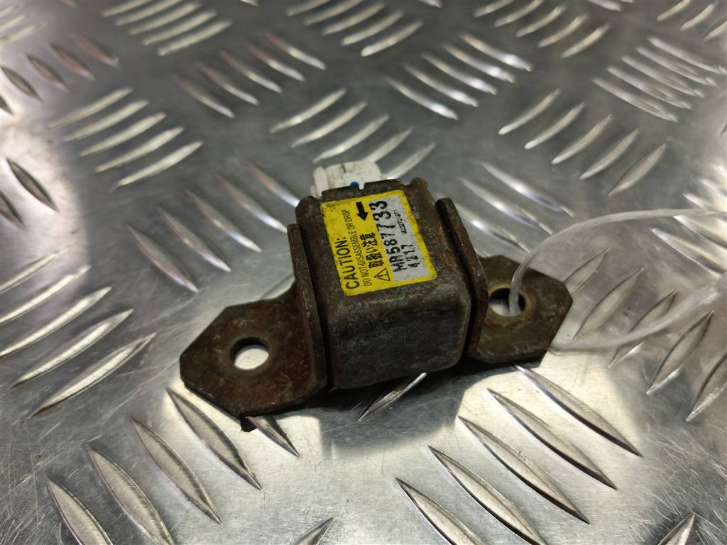 датчик удара (air bag) MITSUBISHI OUTLANDER  MR587733, 520 рублей, Москва