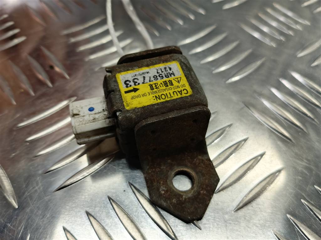 датчик удара (air bag) MITSUBISHI OUTLANDER  MR587733, 520 рублей, Москва