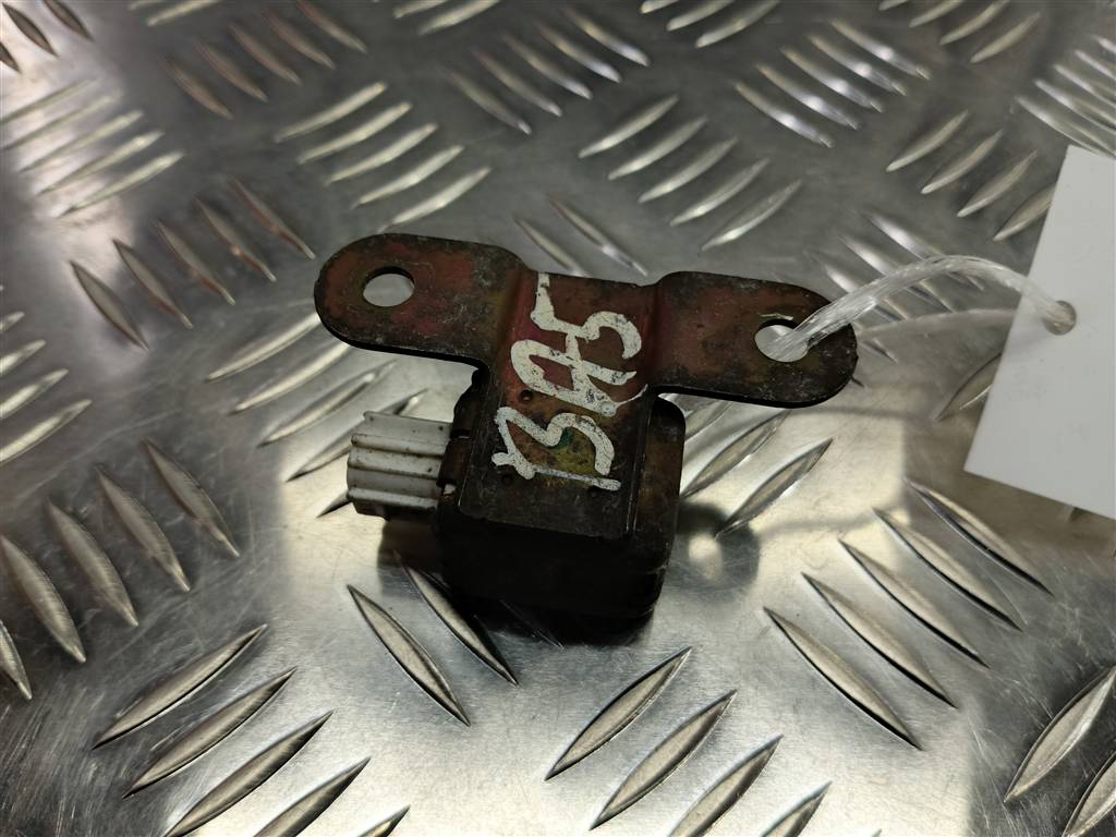 датчик удара (air bag) SUZUKI Grand Vitara 1.6 4WD MT (106 л.с.)Grand Vitara  II (2005—2008) Внедорожник 3893065J00, 520 рублей, Москва