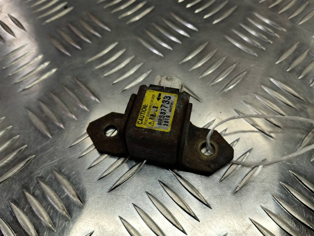 датчик удара (air bag) MITSUBISHI OUTLANDER  MR587733, 520 рублей, Москва