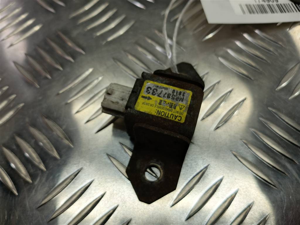 датчик удара (air bag) MITSUBISHI OUTLANDER  MR587733, 520 рублей, Москва