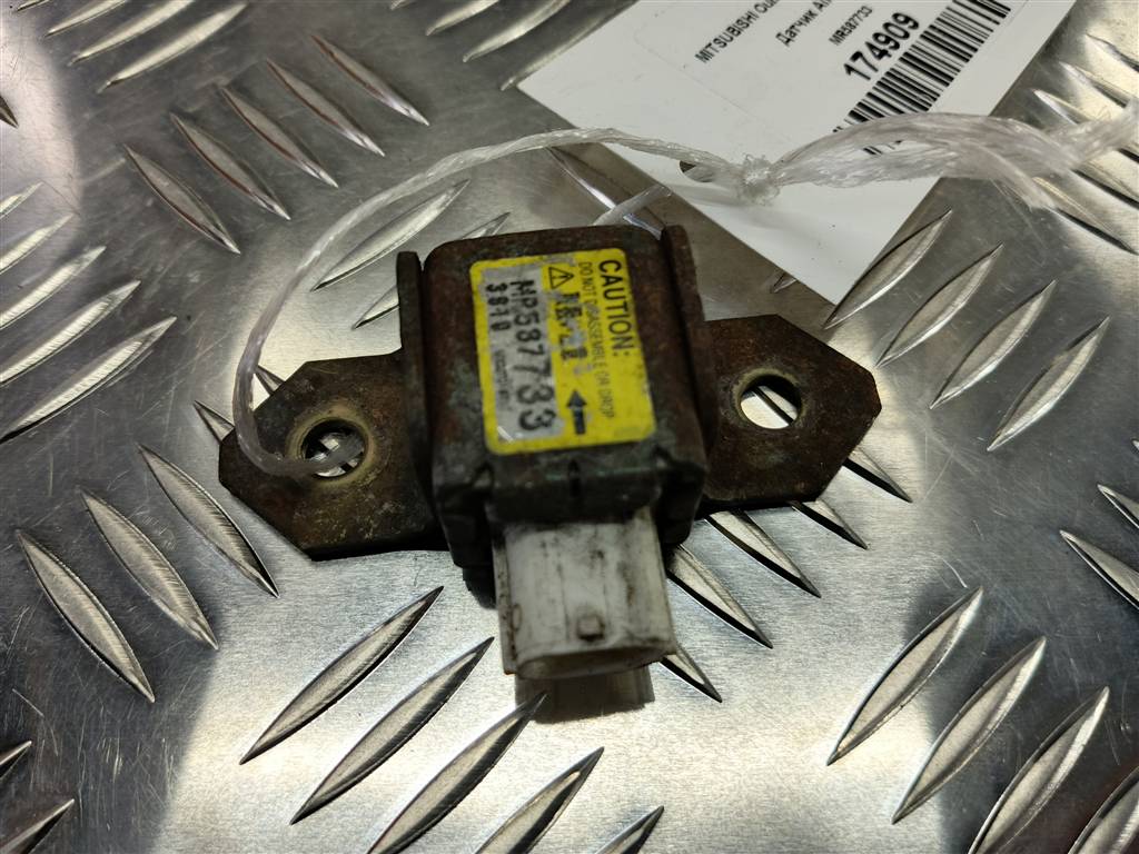 датчик удара (air bag) MITSUBISHI OUTLANDER  MR587733, 520 рублей, Москва