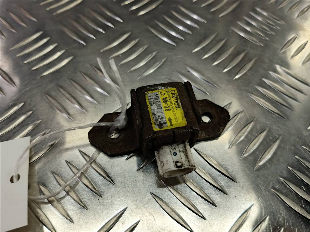 датчик удара (air bag) MITSUBISHI OUTLANDER  MR587733, 520 рублей, Москва