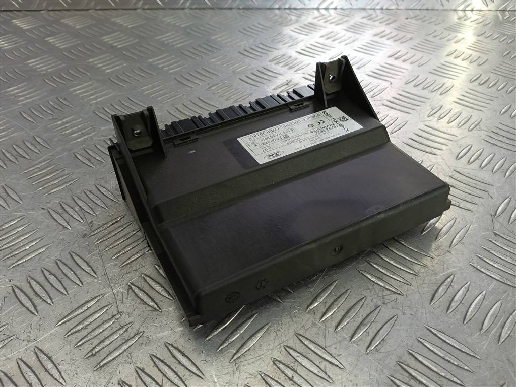 блок комфорта FORD Fusion 1.4 AMT (80 л.с.)Fusion  I рестайлинг (2005—2012) Хетчбэк 1679047, 1210 рублей, Москва