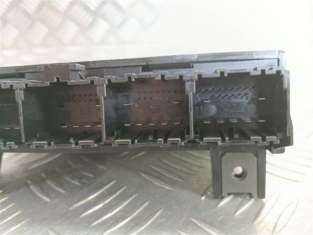 блок комфорта FORD Fusion 1.4 AMT (80 л.с.)Fusion  I рестайлинг (2005—2012) Хетчбэк 1679047, 1210 рублей, Москва