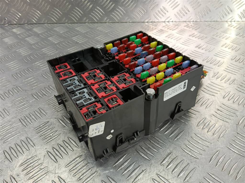 блок предохранителей FORD Fusion 1.4 AMT (80 л.с.)Fusion  I рестайлинг (2005—2012) Хетчбэк 1475040, 1550 рублей, Москва