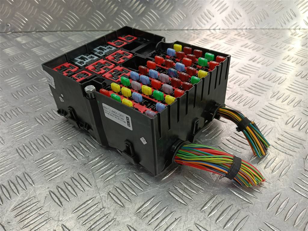 блок предохранителей FORD Fusion 1.4 AMT (80 л.с.)Fusion  I рестайлинг (2005—2012) Хетчбэк 1475040, 1550 рублей, Москва