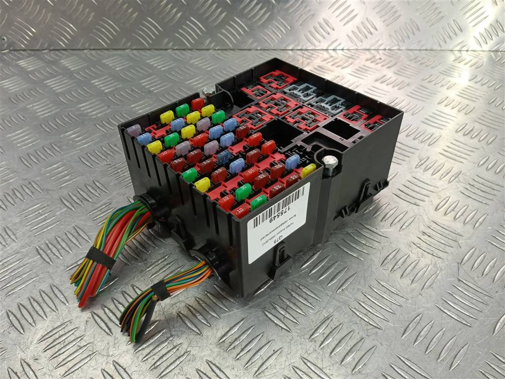 блок предохранителей FORD Fusion 1.4 AMT (80 л.с.)Fusion  I рестайлинг (2005—2012) Хетчбэк 1475040, 1550 рублей, Москва