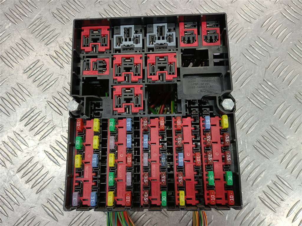 блок предохранителей FORD Fusion 1.4 AMT (80 л.с.)Fusion  I рестайлинг (2005—2012) Хетчбэк 1475040, 1550 рублей, Москва