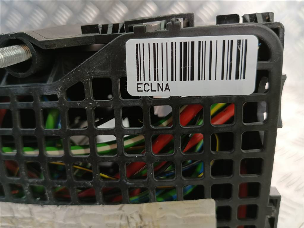 блок предохранителей FORD Fusion 1.4 AMT (80 л.с.)Fusion  I рестайлинг (2005—2012) Хетчбэк 1475040, 1550 рублей, Москва