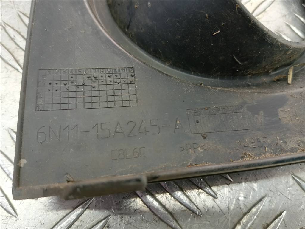 накладка бампера переднего FORD Fusion 1.4 AMT (80 л.с.)Fusion  I рестайлинг (2005—2012) Хетчбэк 1369324, 2010 рублей, Москва