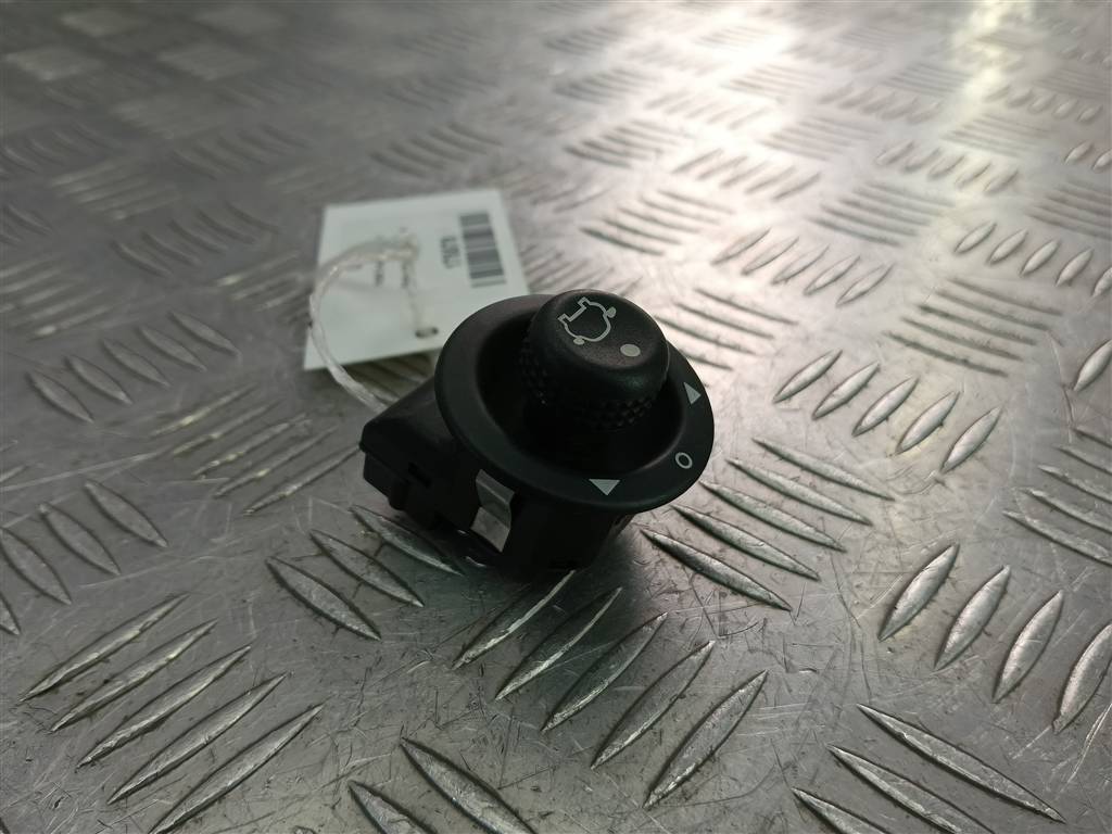 кнопка регулировки зеркал FORD Fusion 1.4 AMT (80 л.с.)Fusion  I рестайлинг (2005—2012) Хетчбэк 4495427, 520 рублей, Москва