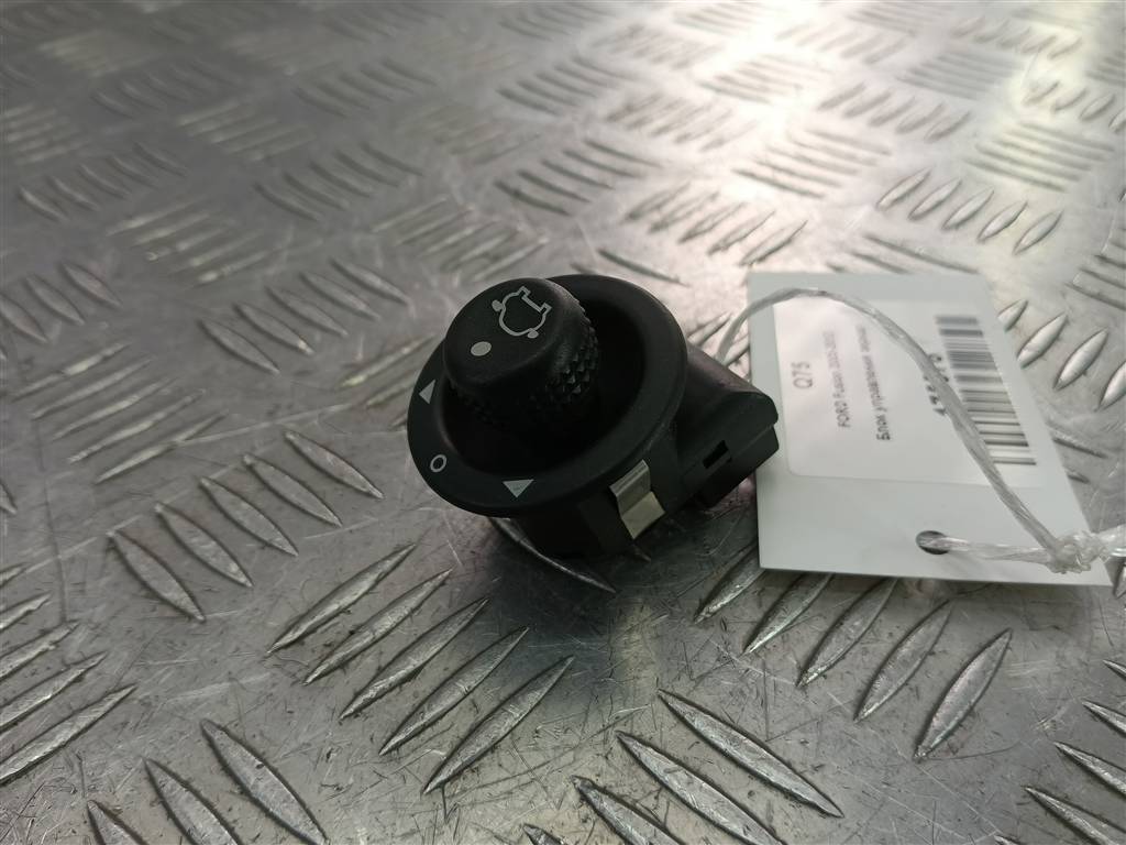 кнопка регулировки зеркал FORD Fusion 1.4 AMT (80 л.с.)Fusion  I рестайлинг (2005—2012) Хетчбэк 4495427, 520 рублей, Москва