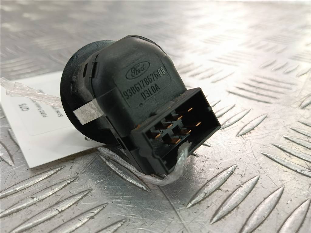 кнопка регулировки зеркал FORD Fusion 1.4 AMT (80 л.с.)Fusion  I рестайлинг (2005—2012) Хетчбэк 4495427, 520 рублей, Москва