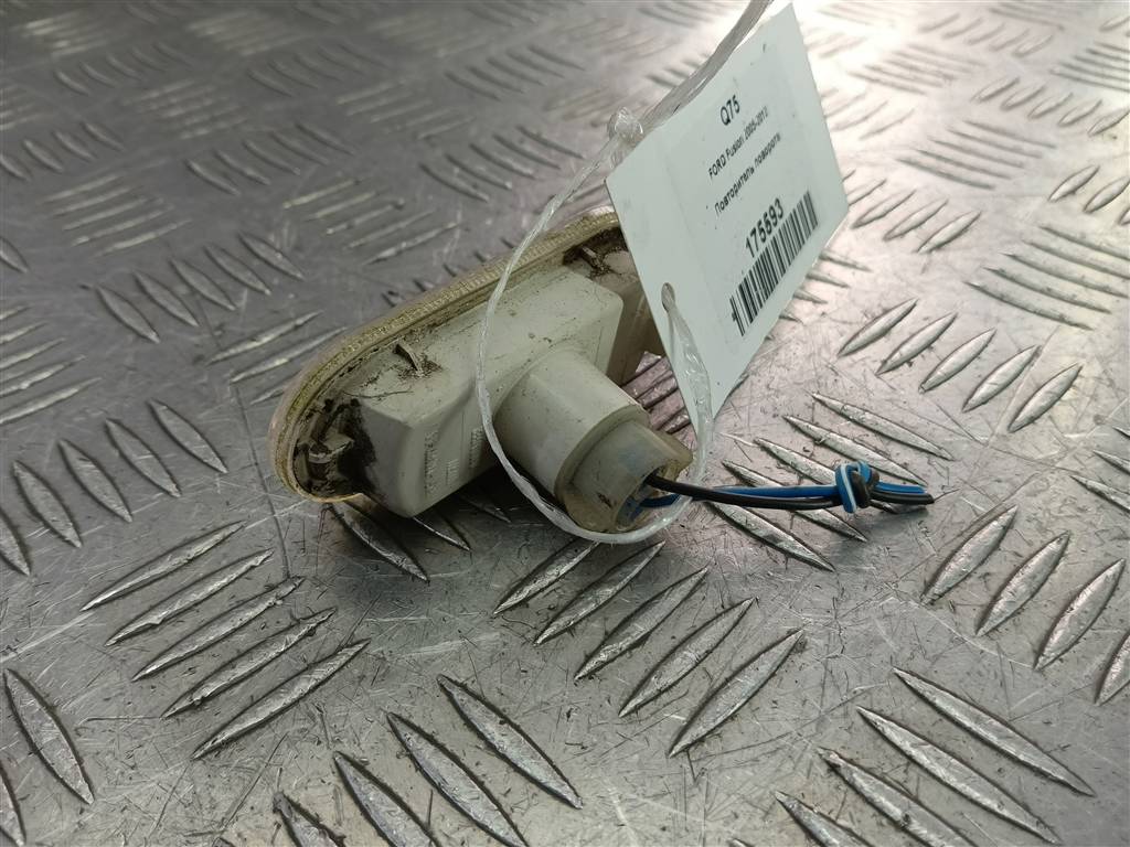 повторитель поворота FORD Fusion 1.4 AMT (80 л.с.)Fusion  I рестайлинг (2005—2012) Хетчбэк 1336185, 750 рублей, Москва