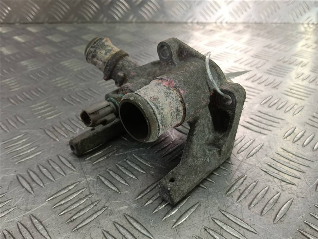 фланец двигателя FORD Fusion 1.4 AMT (80 л.с.)Fusion  I рестайлинг (2005—2012) Хетчбэк 1221325, 980 рублей, Москва