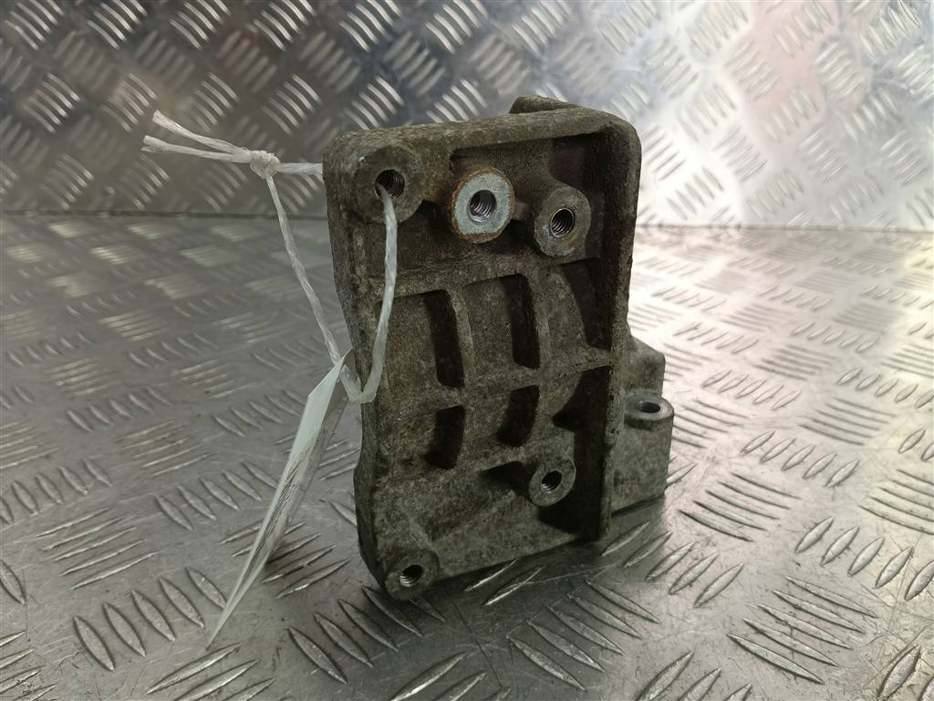 кронштейн гур FORD Fusion 1.4 AMT (80 л.с.)Fusion  I рестайлинг (2005—2012) Хетчбэк 1300783, 630 рублей, Москва