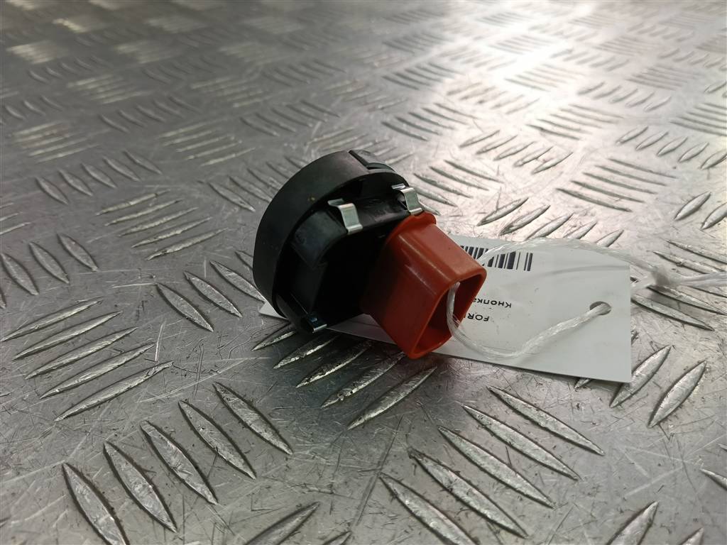 кнопка стеклоподъемника FORD Fusion 1.4 AMT (80 л.с.)Fusion  I рестайлинг (2005—2012) Хетчбэк 1107243, 750 рублей, Москва