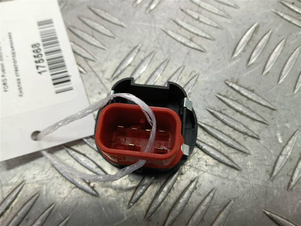 кнопка стеклоподъемника FORD Fusion 1.4 AMT (80 л.с.)Fusion  I рестайлинг (2005—2012) Хетчбэк 1107243, 750 рублей, Москва