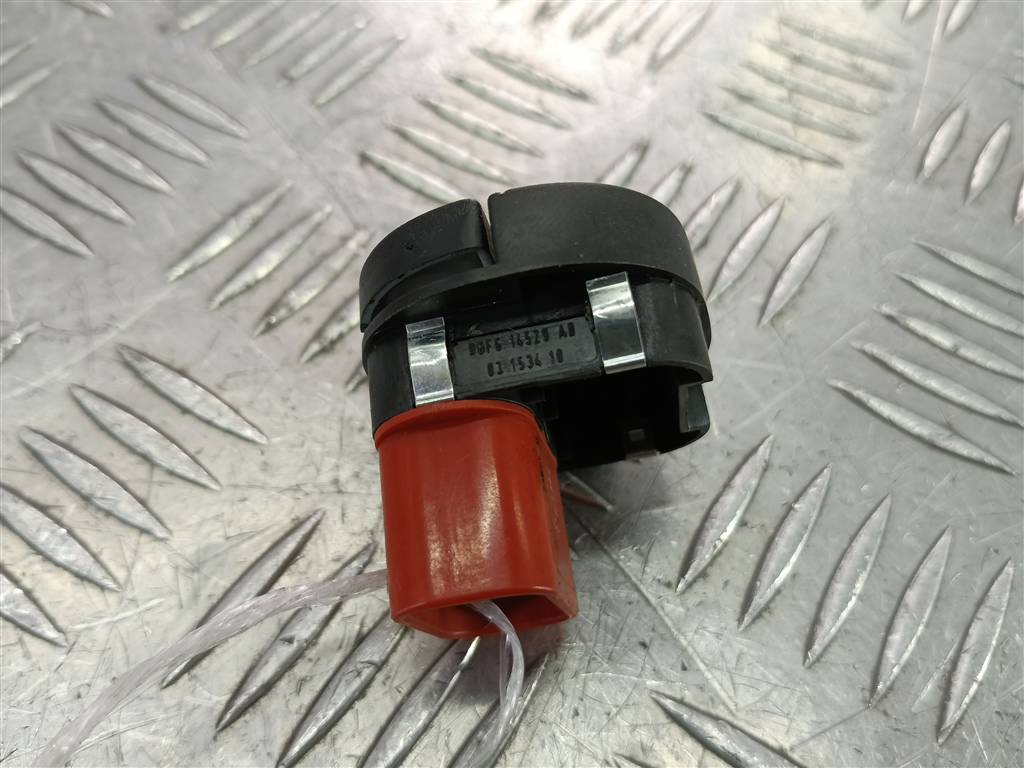 кнопка стеклоподъемника FORD Fusion 1.4 AMT (80 л.с.)Fusion  I рестайлинг (2005—2012) Хетчбэк 1107243, 750 рублей, Москва