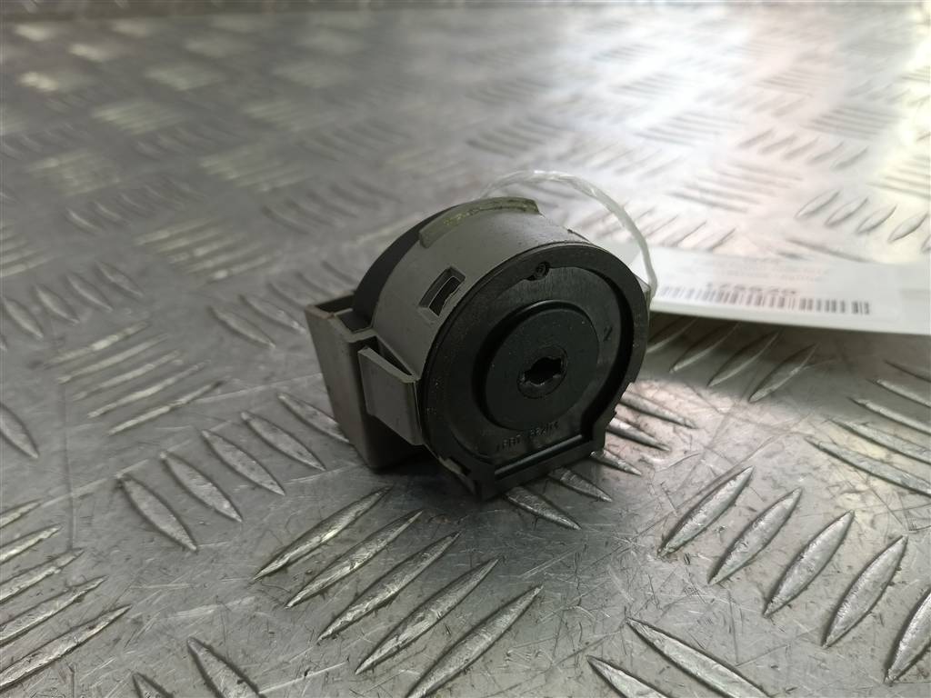 контактная группа замка зажигания FORD Fusion 1.4 AMT (80 л.с.)Fusion  I рестайлинг (2005—2012) Хетчбэк 1677531, 980 рублей, Москва