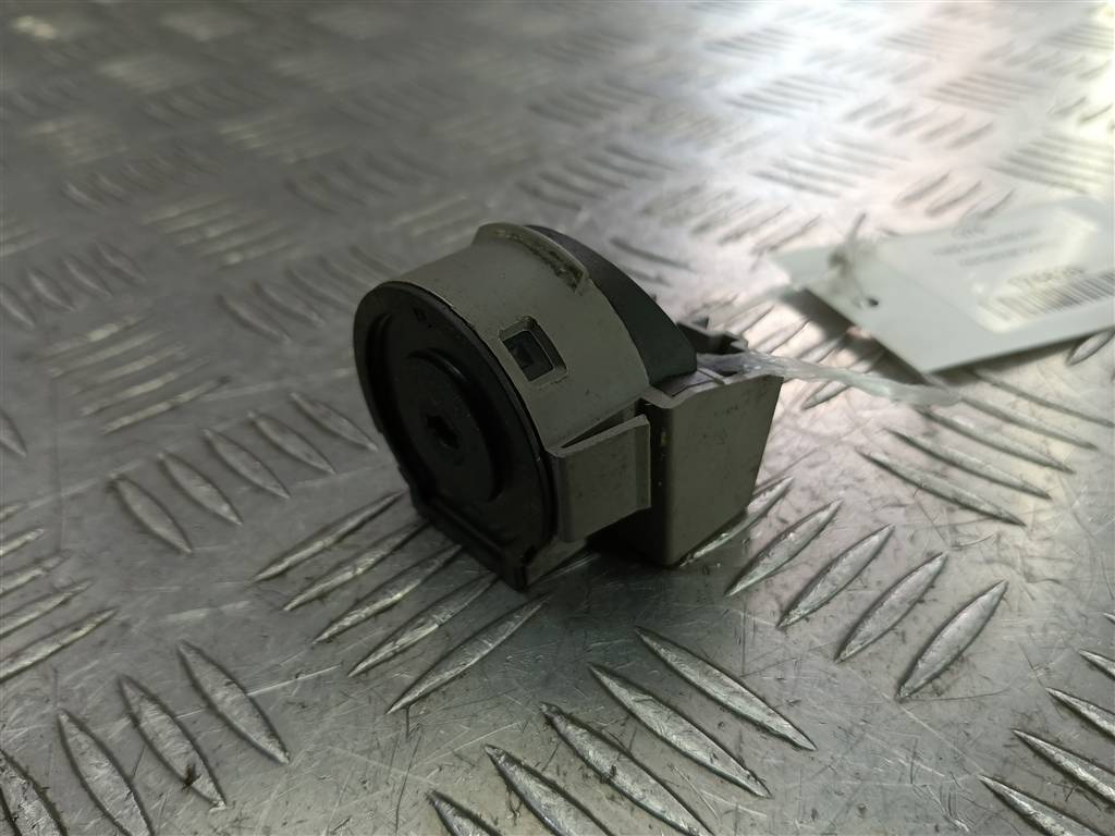 контактная группа замка зажигания FORD Fusion 1.4 AMT (80 л.с.)Fusion  I рестайлинг (2005—2012) Хетчбэк 1677531, 980 рублей, Москва