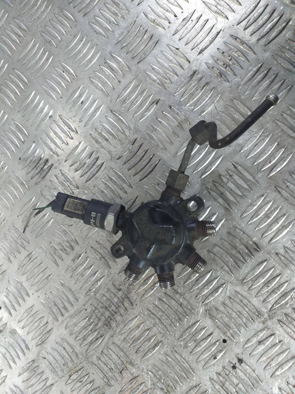 рампа топливная Renault Kangoo  8200057345, 1090 рублей, Москва