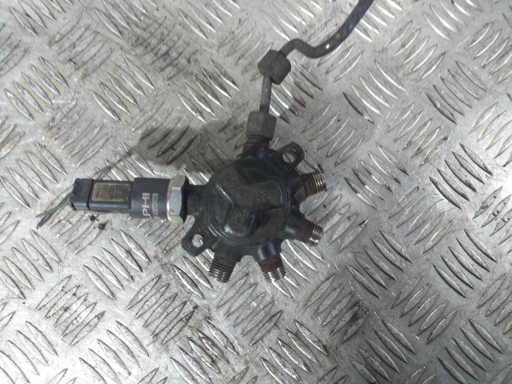 рампа топливная Renault Kangoo  8200057345, 1090 рублей, Москва