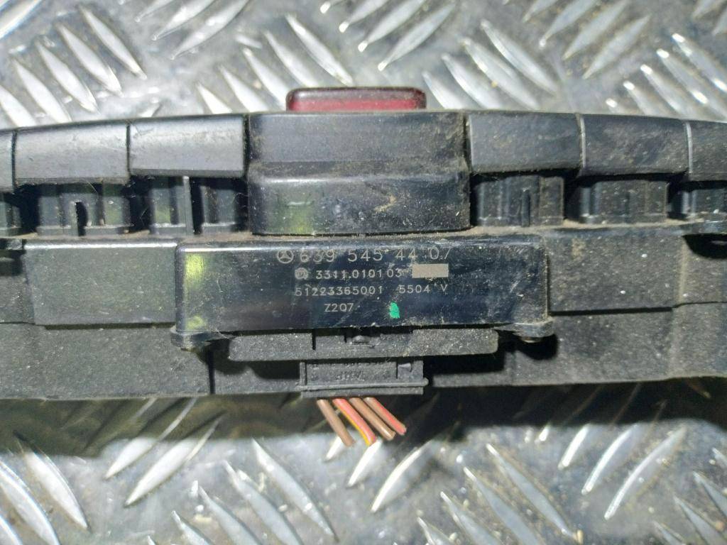 блок кнопок MERCEDES-BENZ Vito  A6395454407, 1090 рублей, Москва