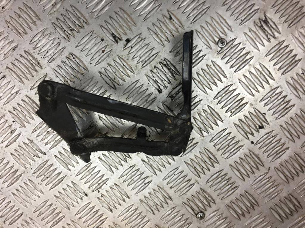 петля капота Volkswagen Crafter  A9067500121, 860 рублей, Москва